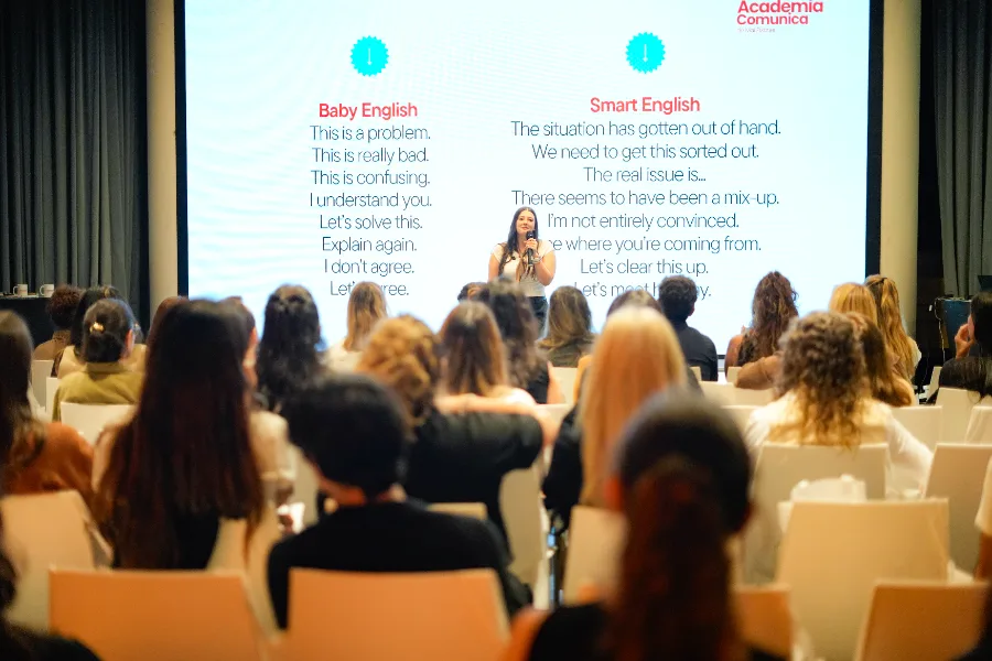 Momento del intensivo de inglés — Academia Comunica