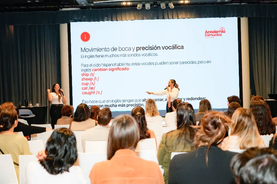 Momento del intensivo de inglés — Academia Comunica